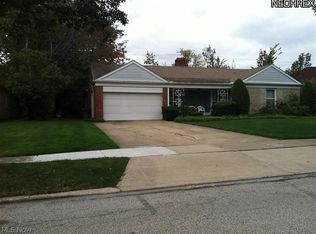 2566 Larchmont Dr, Beachwood, OH 44122