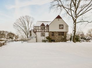 3 Douglas Ln, Larchmont, NY 10538