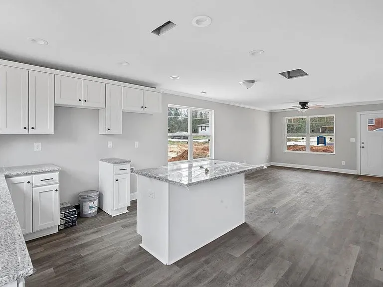 2628 Kenhill Dr — Photo 2