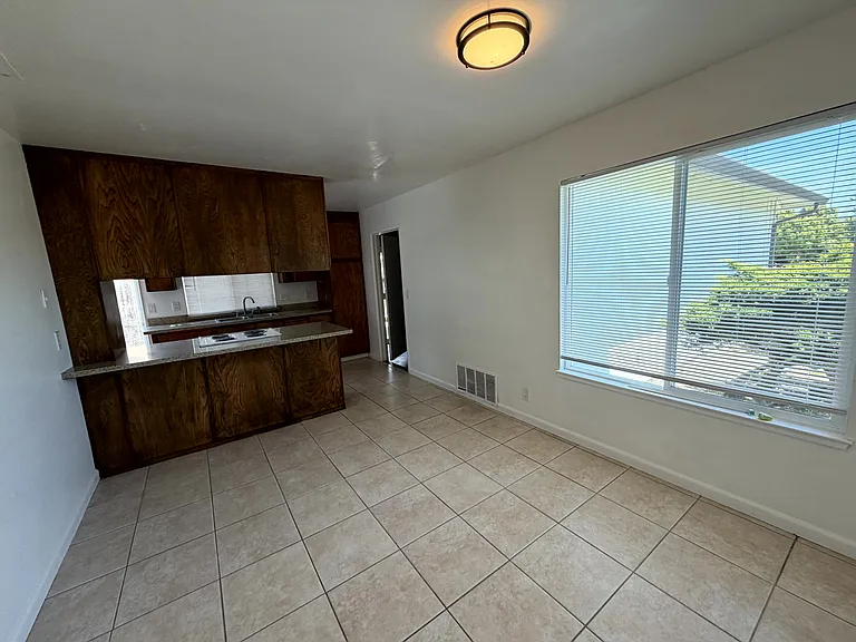 951 Sloat Dr — Photo 4