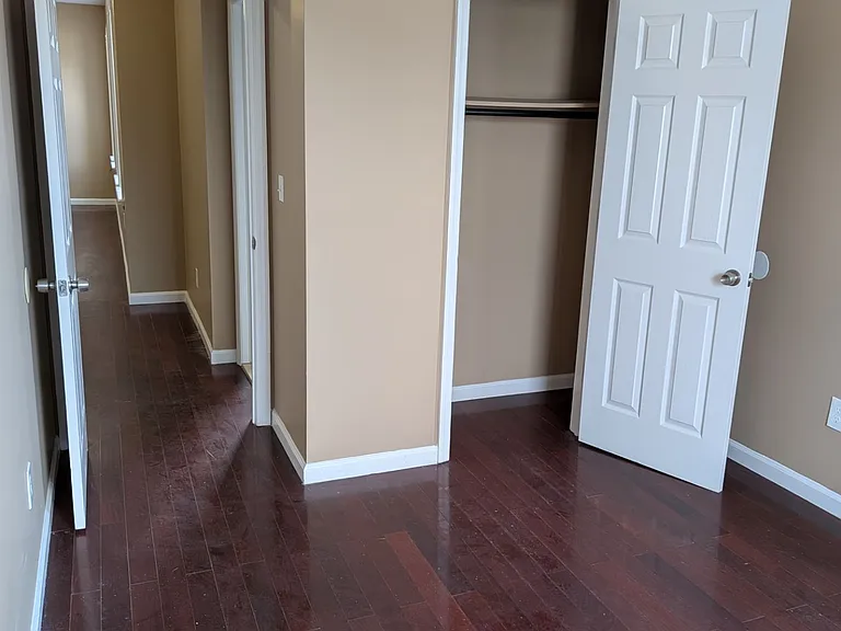 39 N Burnett St — Photo 13