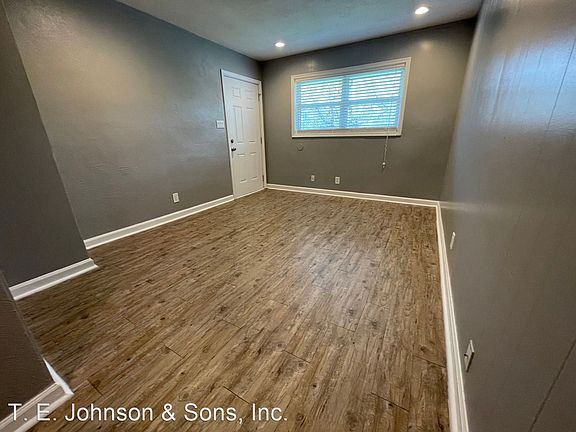 3rd image of 824 W 7th St #D