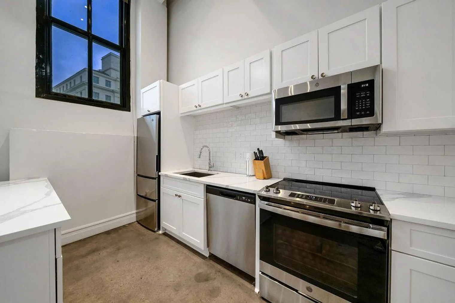 1 bed, 1.0 bath, 495 sqft, $4,583 — Photo 4