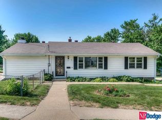 7521 Izard St, Omaha, NE 68114