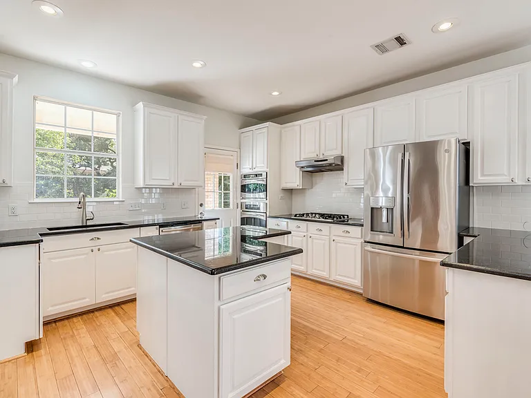 6911 Gentle Oak Dr — Photo 14