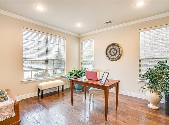 4th image of 6809 Swallow Ln