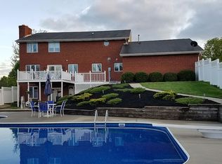 6984 W Stirrup Ln, Columbus, IN 47201