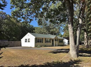 5 Brookside Dr, Howell, NJ 07731