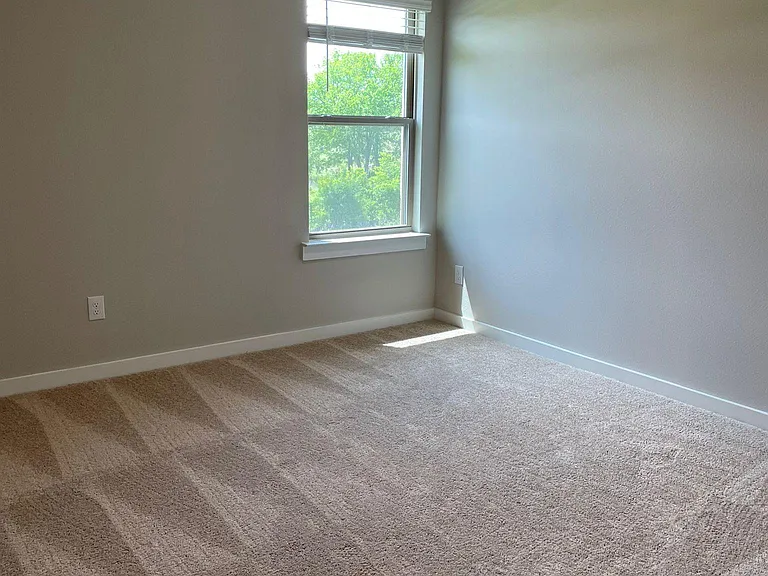 1101 Mahogany Dr — Photo 20