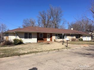 440 W Claflin Ave, Salina, KS 67401