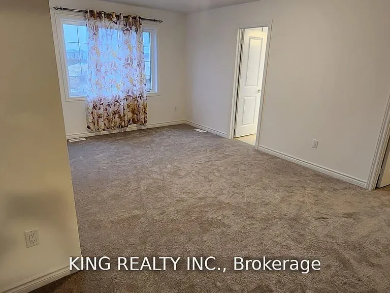 373 Russell St — Photo 12
