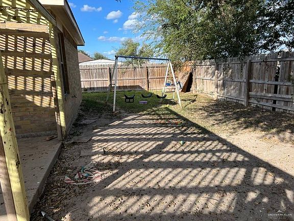 4th image of 302 N Mississippi St