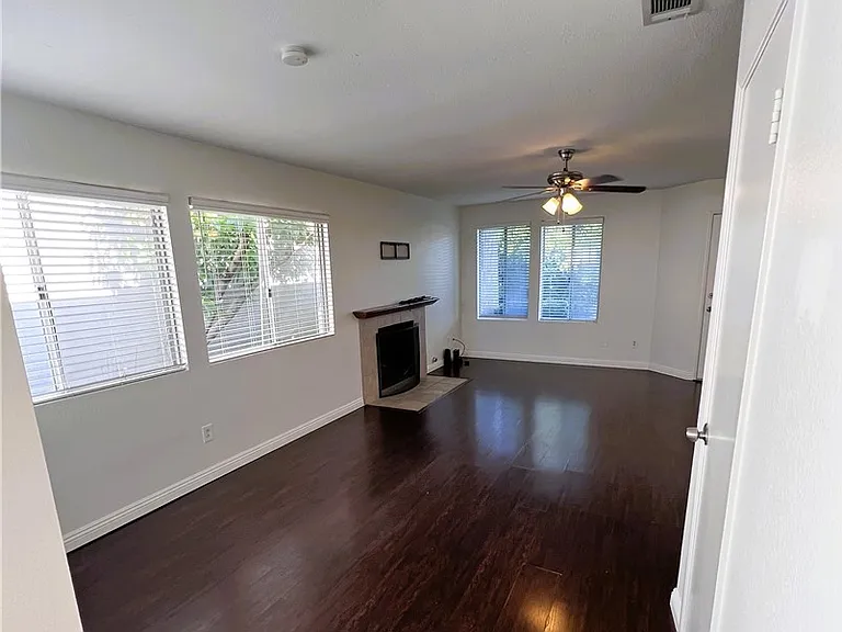 25234 Lawton Ave — Photo 6