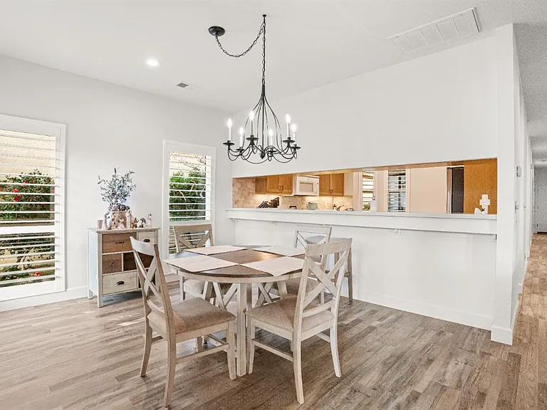 2585 Central Park Dr — Photo 16