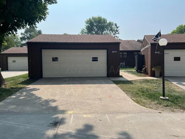 2314 15th St S #C-13, Fargo, ND 58103