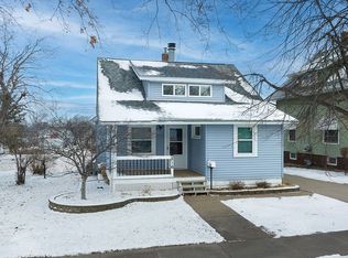 216 21st Ave SW, Cedar Rapids, IA 52404