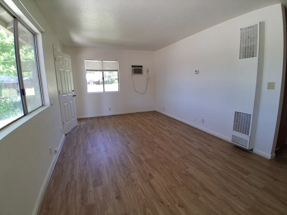 Living room - 48963 River Park Rd #A