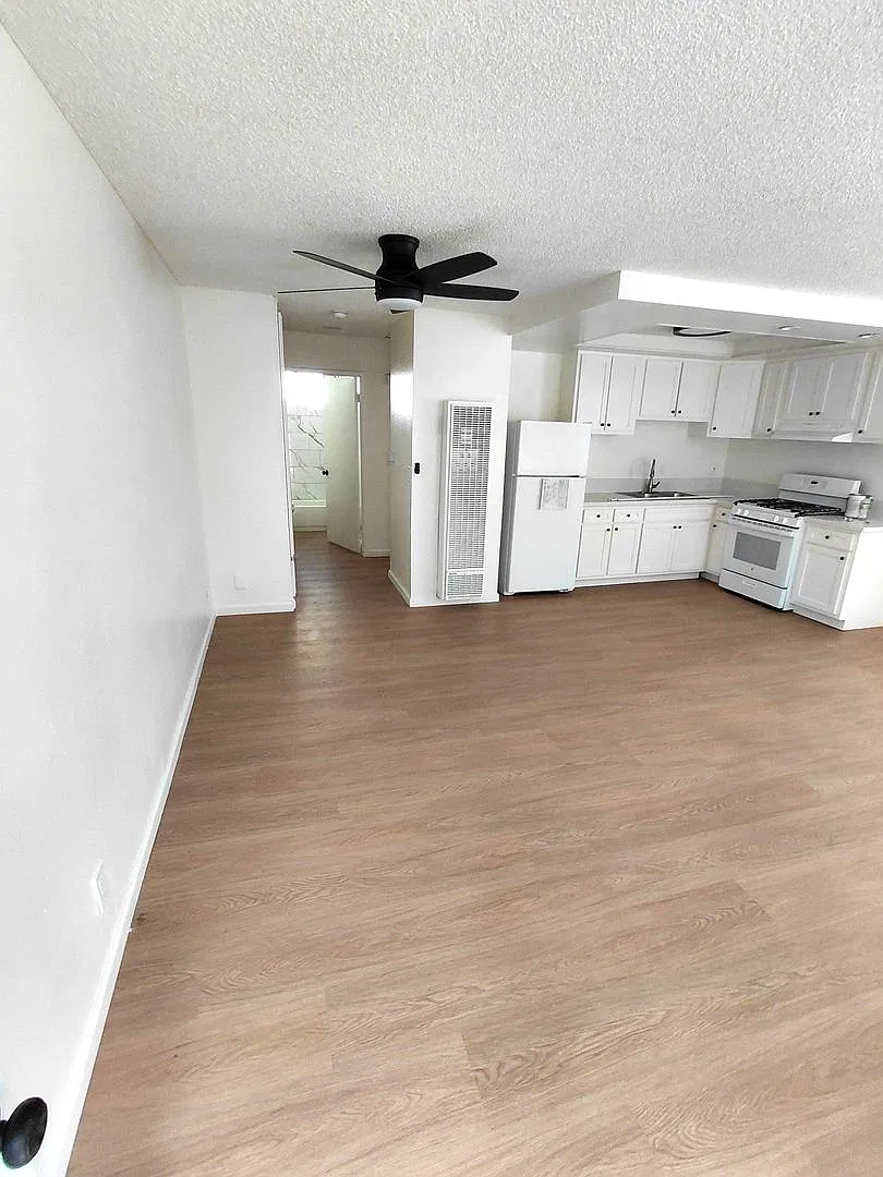 918 Ardmore Ave. — Photo 1