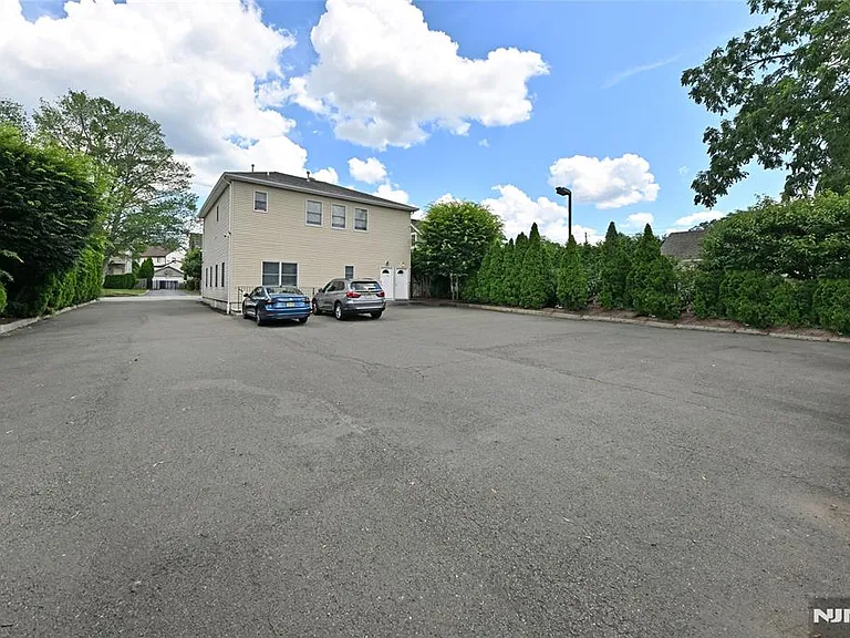253 Madison Ave #1 — Photo 12