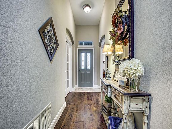 4th image of 703 Marina Vista Dr