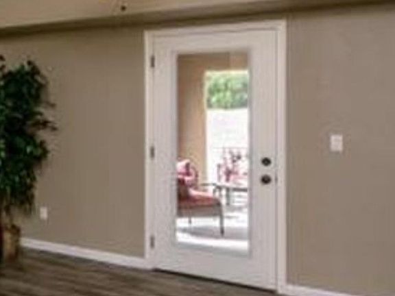 4th image of 2625 Glengarry Dr