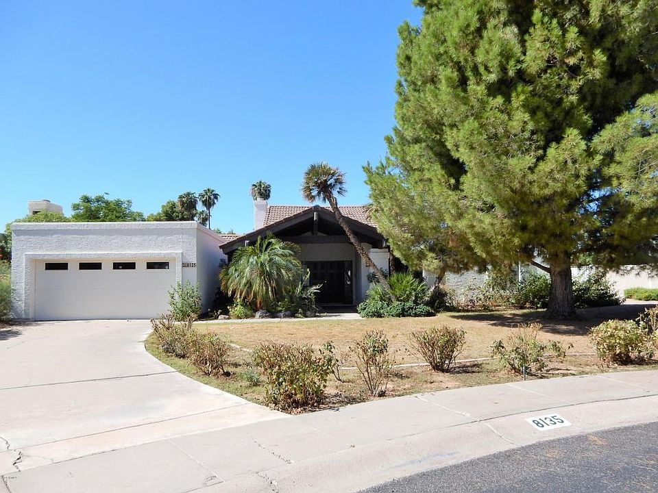 1st image of 8135 E Del Barquero Dr
