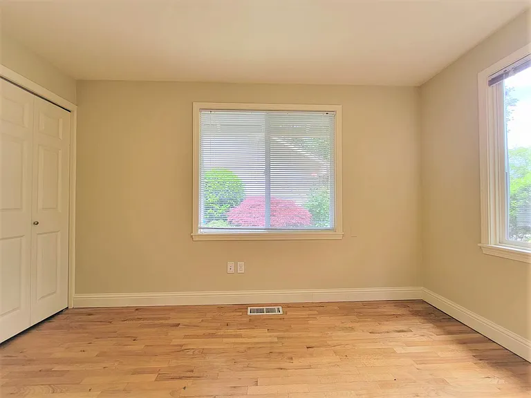 10034 NE 33rd St — Photo 14