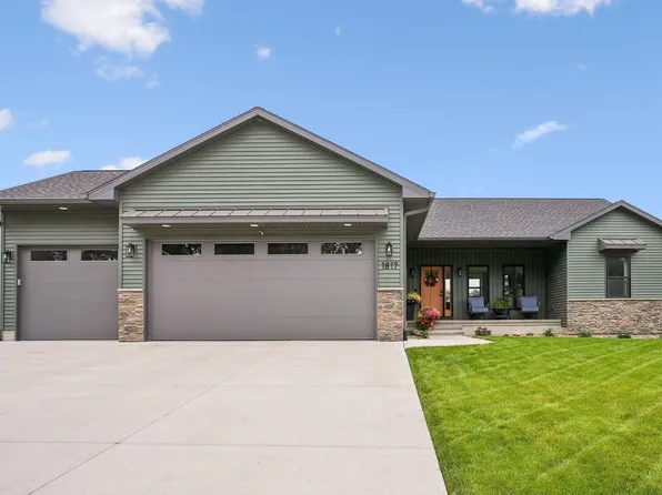 1817 Ashworth Dr, Cedar Falls, IA 50613