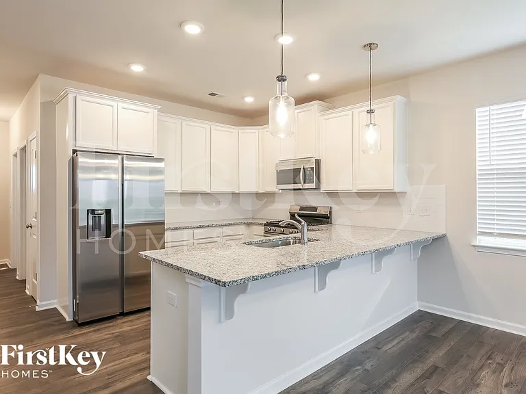 415 Stonefence Dr — Photo 5