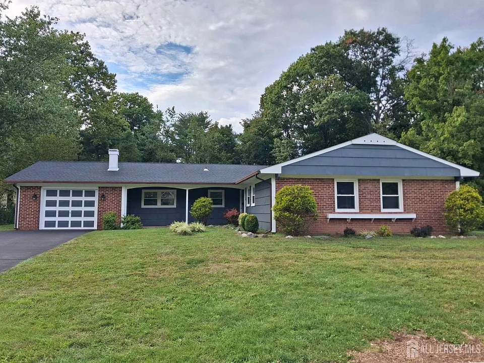 6 Flower Rd