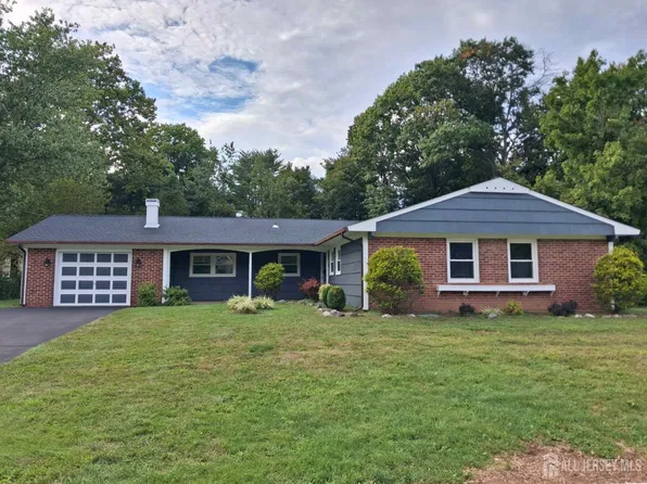 6 Flower Rd, Somerset, NJ 08873