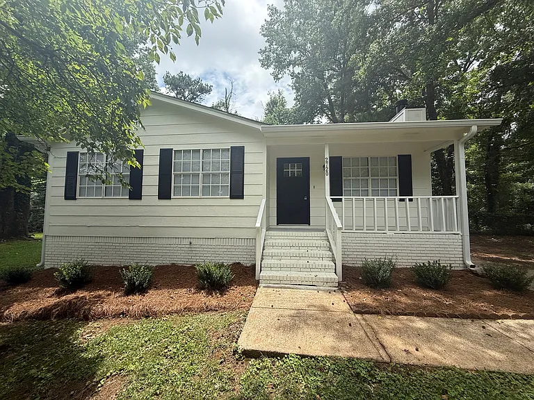2720 Shoemaker St — Photo 1
