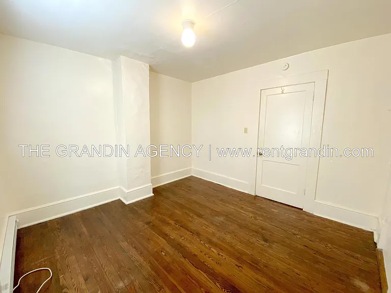 909 13th St SE — Photo 32