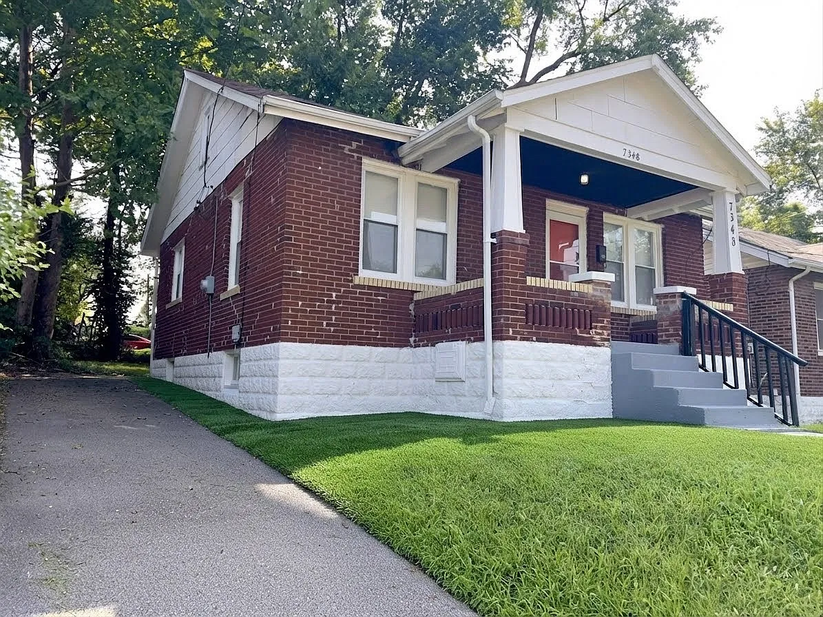 3 bed, 810 sqft, $1,399 — Photo 2