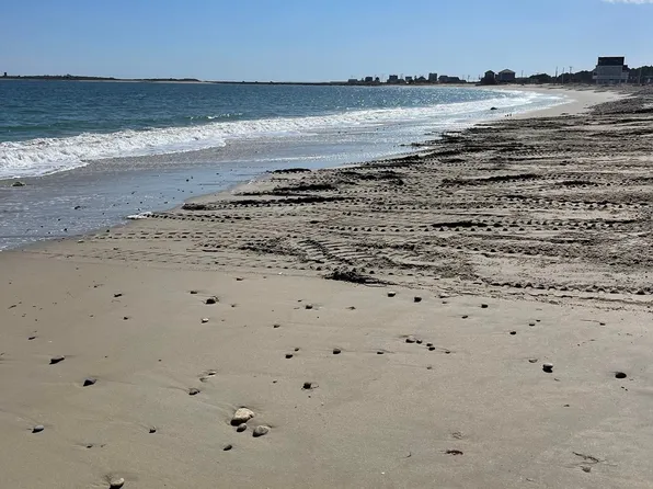 106 E Beach Rd, Westport, MA 02790
