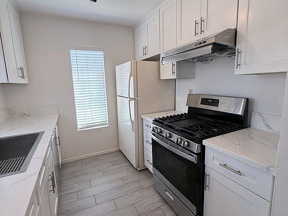 3rd image of 13104 Wimberly Sq Unit 66