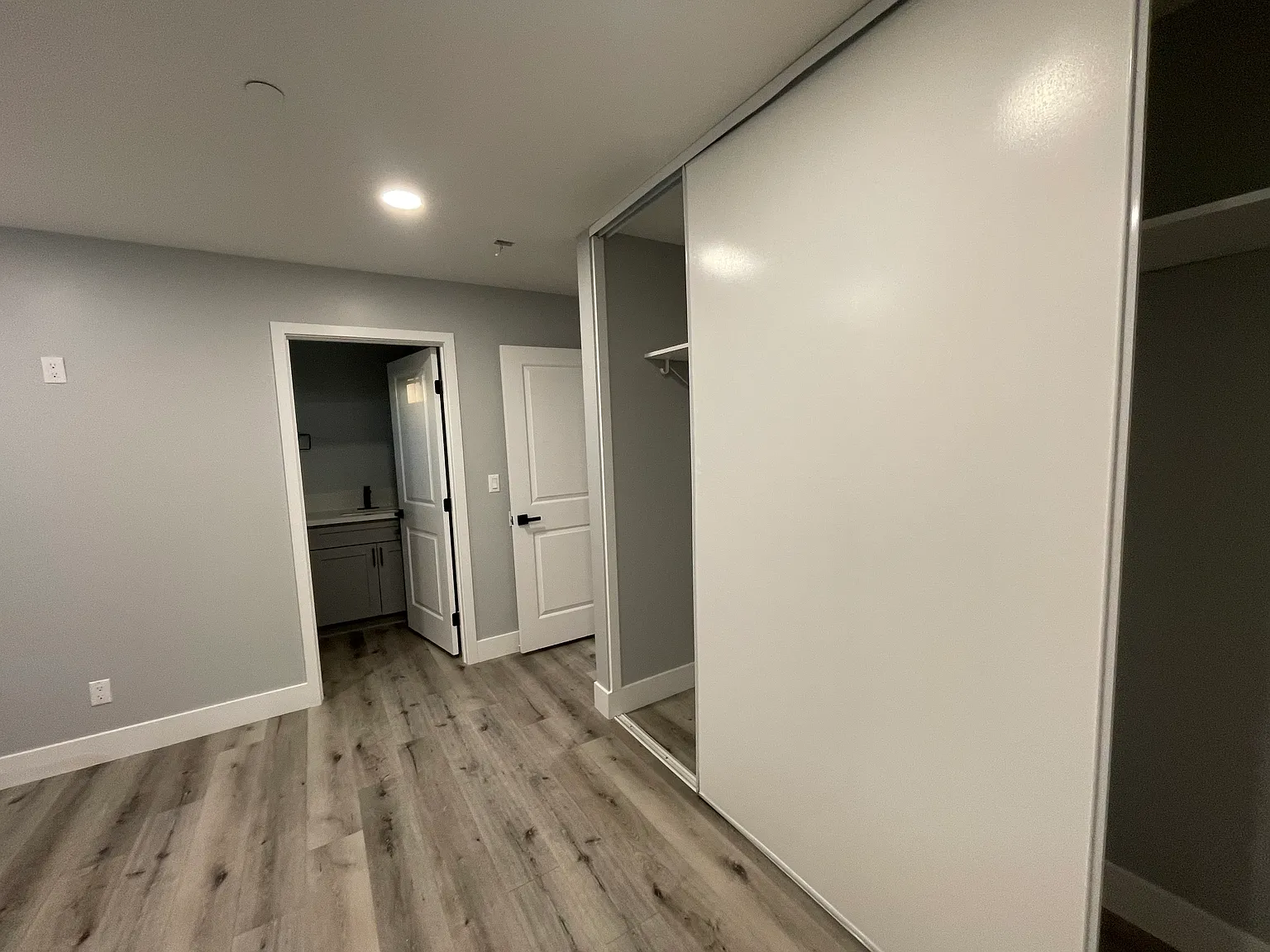 1 bed, 500 sqft, $1,800 — Photo 3