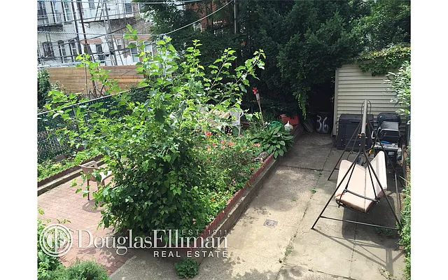 Rented by Douglas Elliman | media 35