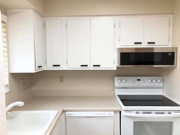 5th image of 124 Springwood B Cir