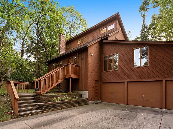 3rd image of 4043 Valentine Ct
