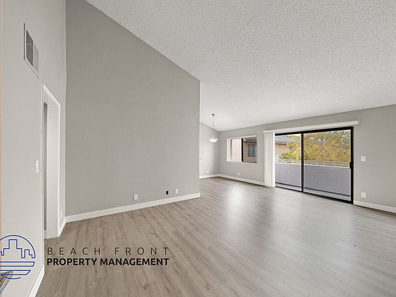 4th image of 3223 Bagley Ave APT 209
