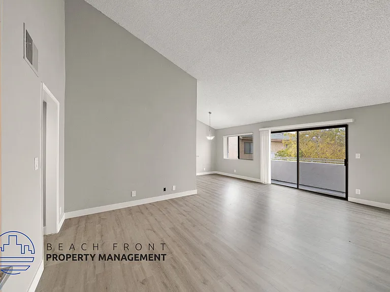 3223 Bagley Ave. — Photo 4