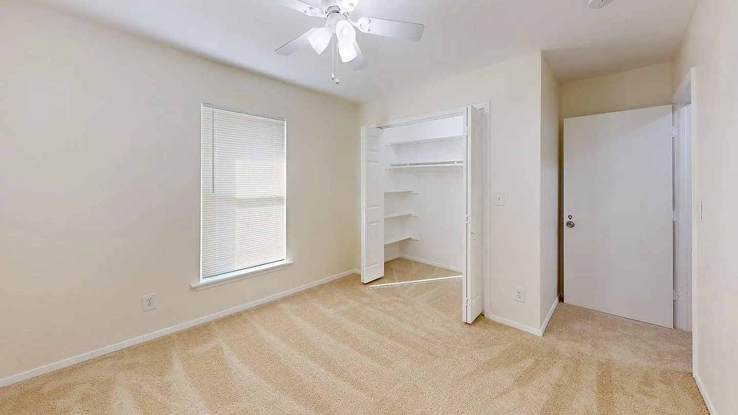 Charming home near Veterans Park — Photo 2