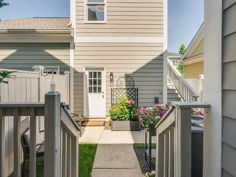 619 Cheltenham Ave — Photo 18