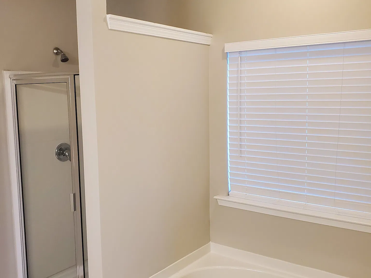4 bed, 2062 sqft, $2,600 — Photo 2