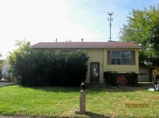 2111 W 68th St, Davenport, IA 52806