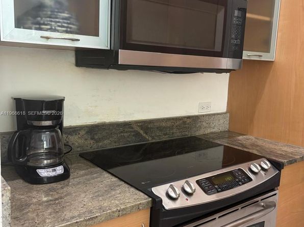 18800 NE 29th Ave APT 116