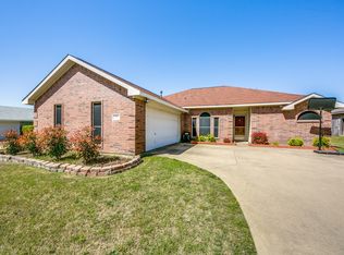 809 Serenity Dr, Cedar Hill, TX 75104