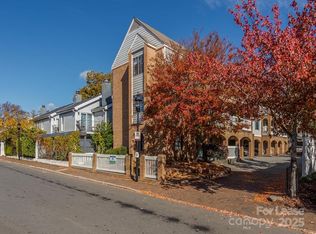 406 W 9th St #303, Charlotte, NC 28202