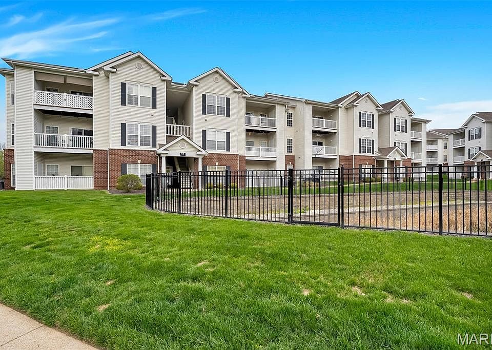 1st image of 37 Kassebaum Ln APT 300